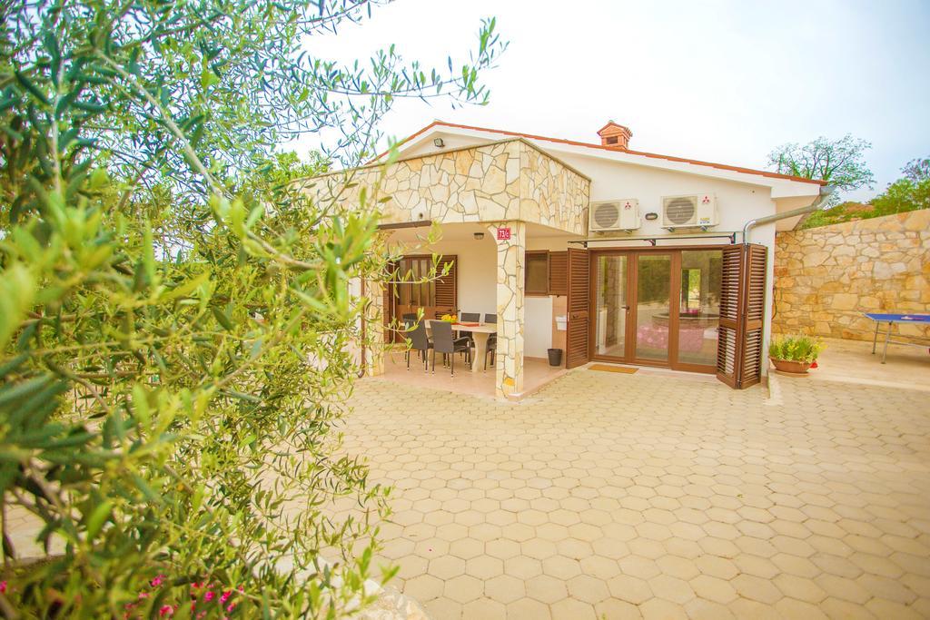 Karojba Villa Lara חדר תמונה
