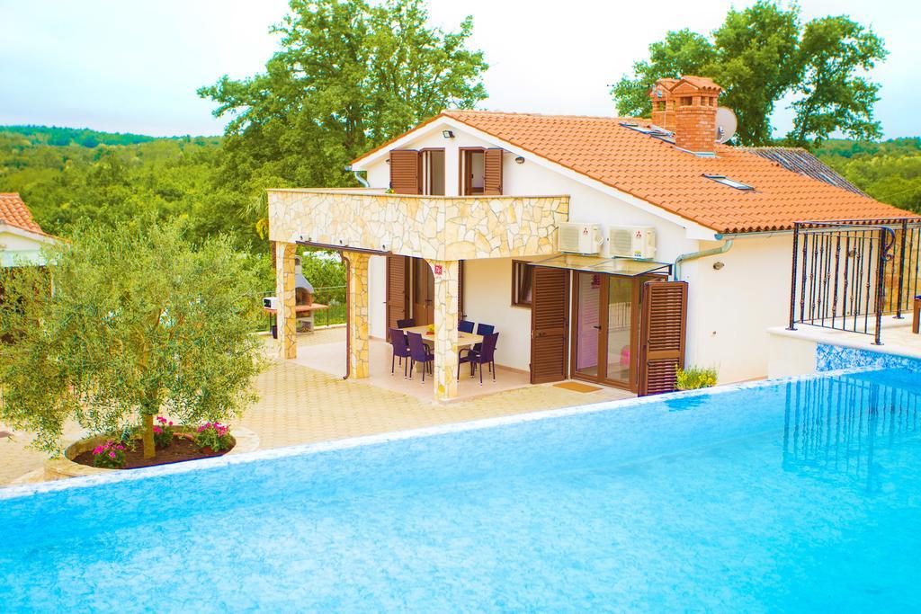 Karojba Villa Lara חדר תמונה
