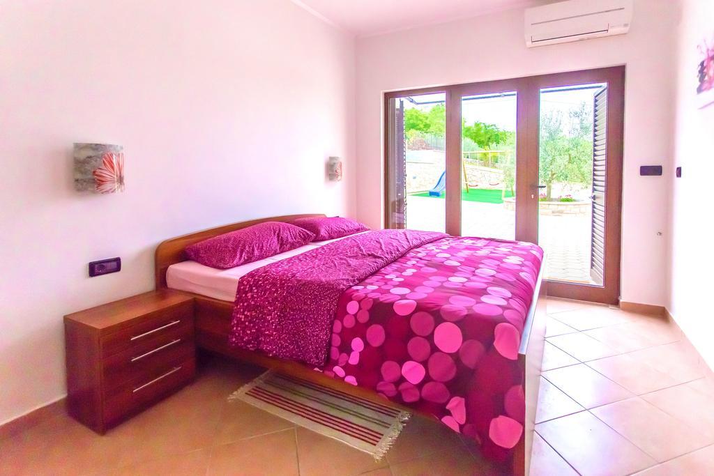Karojba Villa Lara חדר תמונה