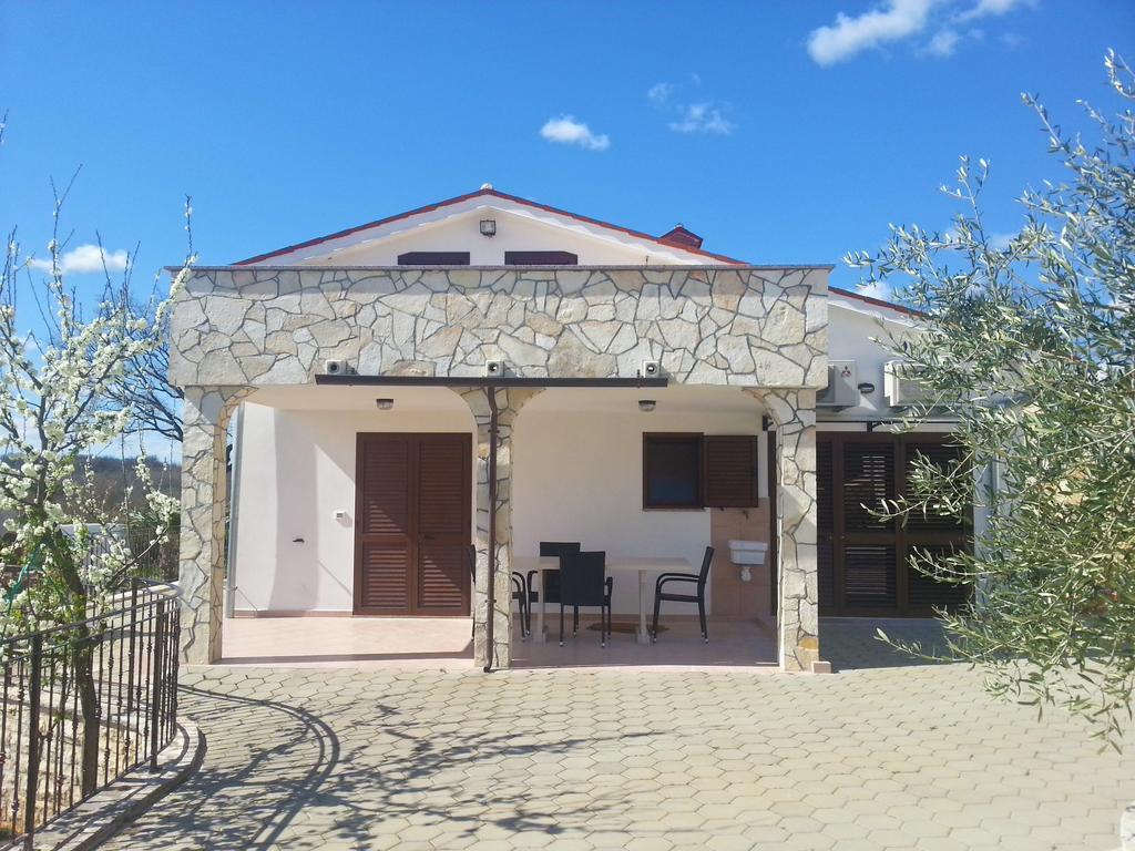 Karojba Villa Lara חדר תמונה